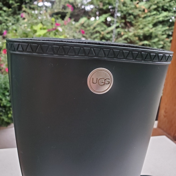 UUG W Shelby  Matte OLV size 9. - Picture 11 of 12